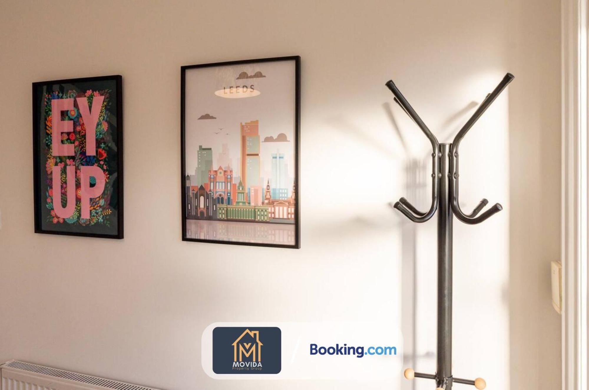 Large Modern 6 Bedroom House By Movida Property Group Short Lets & Serviced Accommodation With Games Room Leeds  Eksteriør bilde